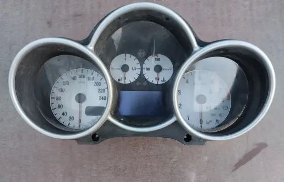 Alfa Romeo 147 Speedometer (instrument cluster) 735290189