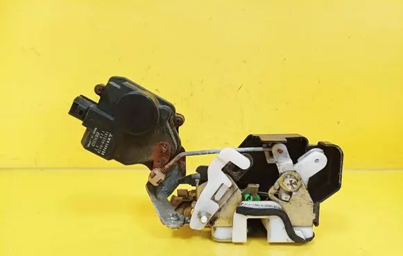Mitsubishi Space Wagon Rear door lock MR349288 1015280120