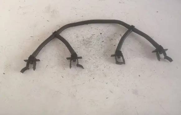 Ford Mondeo Mk III Fuel injector supply line/pipe 
