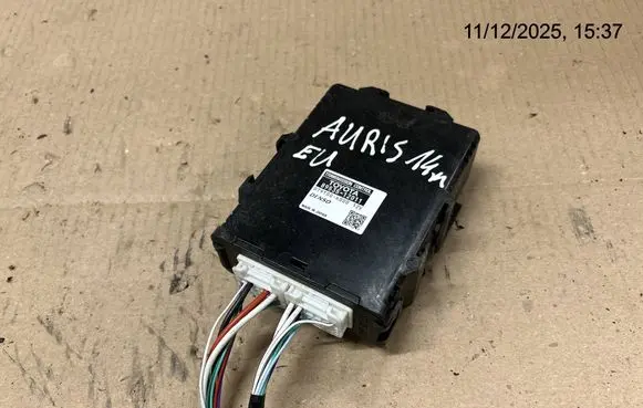 Toyota Auris E180 Gearbox control unit/module 8953512011