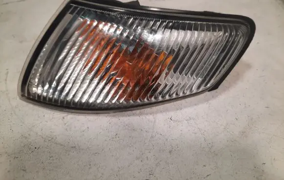 Mazda 626 Front indicator light 21061822