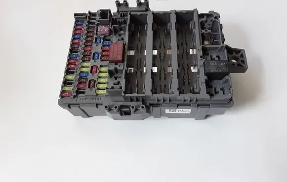 Honda CR-V Fuse module T1EE612
