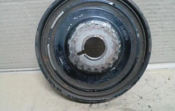 Renault Scenic III - Grand scenic III Crankshaft pulley 8200699517