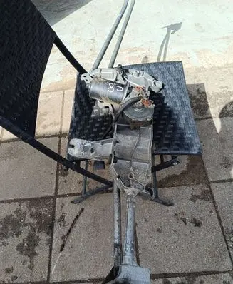 Citroen C8 Front wiper linkage and motor