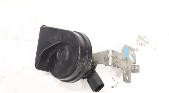 Volkswagen PASSAT B8 Horn signal 5Q0951223