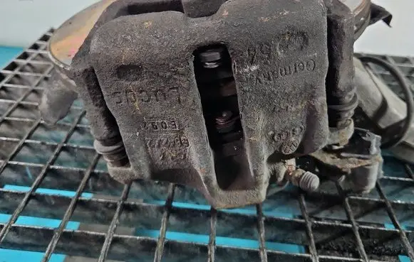 Front brake caliper