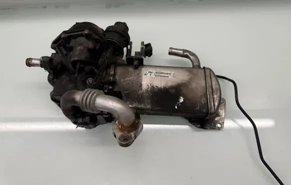 Audi A6 S6 C7 4G EGR valve cooler v29041282