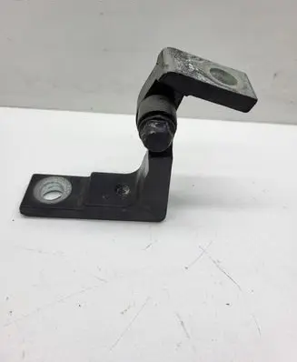 Volkswagen Touareg I Front door upper hinge 7L0831401A