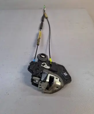 Toyota Avensis T250 Rear door lock