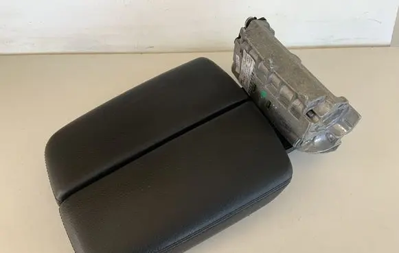 Audi Q7 4M Armrest 4M0864207AF 4M0864207AF38M 4M0864207