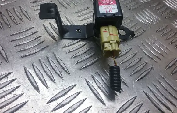 Lexus RX 330 - 350 - 400H Airbag deployment crash/impact sensor G484948010 1876005930