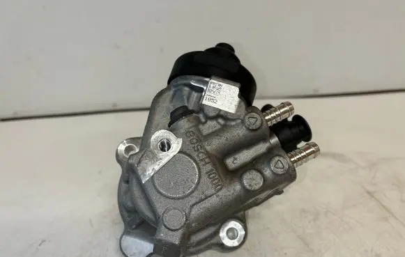 BMW X1 E84 Fuel injection high pressure pump 7810696