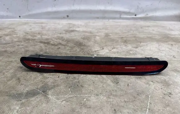 Volkswagen Tiguan Third/center stoplight 6N0945087B