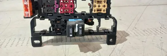 Audi A6 S6 C6 4F Relay mounting block 4F0937503