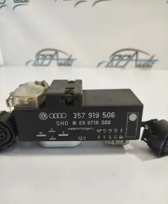 Volkswagen PASSAT B7 Coolant fan relay 357919506 898718000