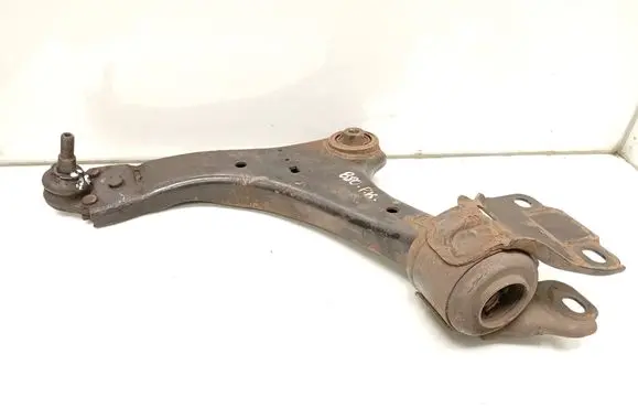 Volvo V60 Front lower control arm/wishbone 6G9N3A052