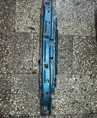 Opel Zafira A Front bumper cross member