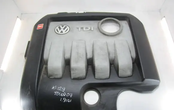 Volkswagen Touran I Engine cover (trim) 03G103925G