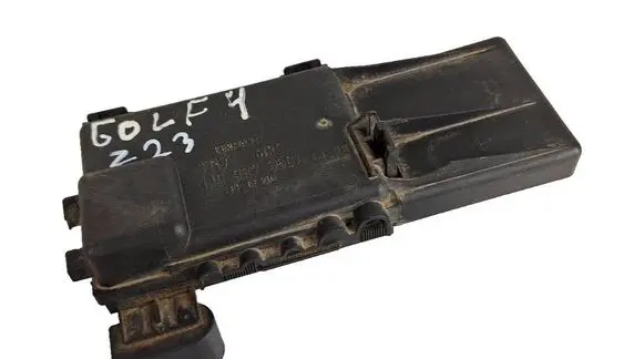 Volkswagen Golf V Fuse module 1J0937550