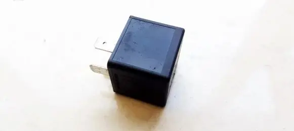 Audi A5 8T 8F Other relay 8K0951253 V23136-B6-X72