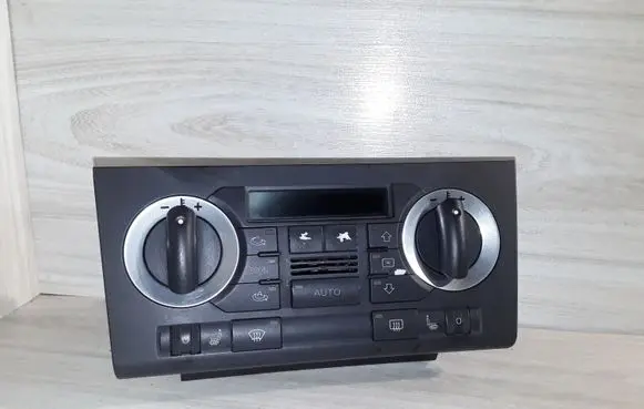 Audi A3 S3 A3 Sportback 8P Climate control unit 8P0820043E