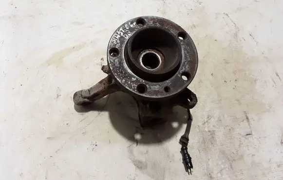 Renault Master II Front wheel hub 8200642123