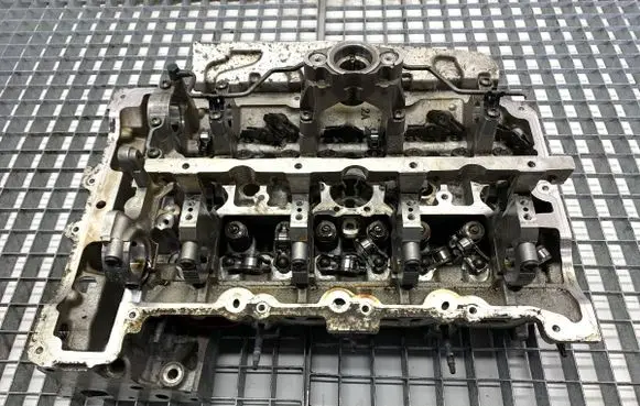 BMW 3 F30 F35 F31 Engine head 7647825