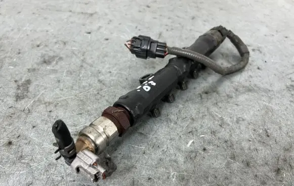 Toyota Avensis T250 Fuel main line pipe