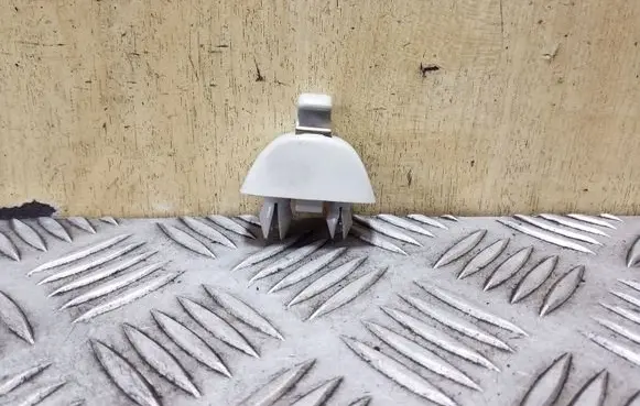 Sun visor clip/hook/bracket
