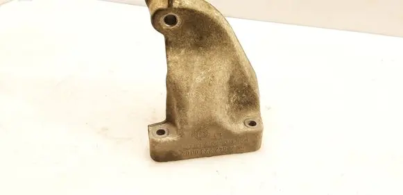 Mercedes-Benz CLS C219 Engine mounting bracket A6422230004