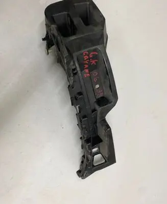 Porsche Cayenne (92A) Bumper support mounting bracket corner 7P5807393C