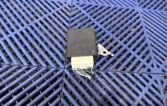 Toyota C-HR I Window wiper relay 85940F4010 4230003010