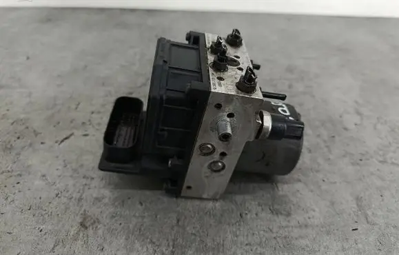 Volkswagen PASSAT B5.5 ABS Pump 