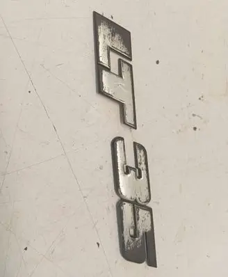 Volkswagen II LT Fender model badge letters 2D0853735 2D0853685A