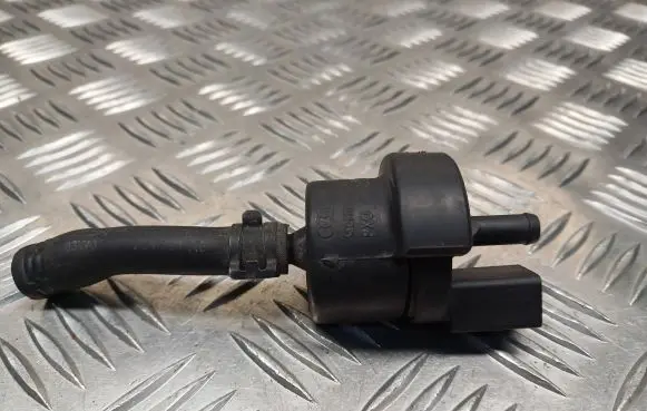 Audi A4 S4 B6 8E 8H Valve vacuum 058133459