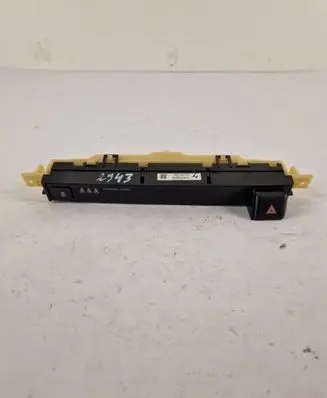 Toyota RAV 4 (XA40) Hazard light switch 8395042270
