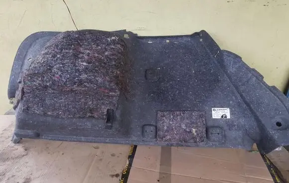 Skoda Octavia Mk3 (5E) Trunk/boot side trim panel 5E5867428E