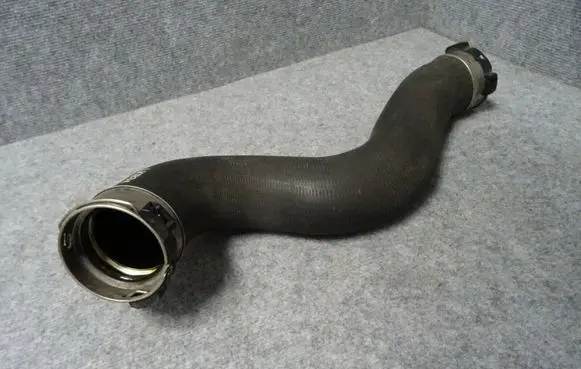 BMW 4 F36 Gran coupe Intercooler hose/pipe 8513849