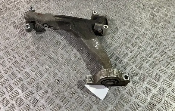 Volvo XC90 Front lower control arm/wishbone
