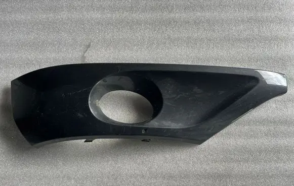 Volkswagen Touareg II Front fog light trim/grill