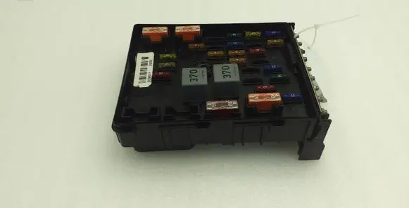 Volkswagen PASSAT B7 Fuse module 3C0937125