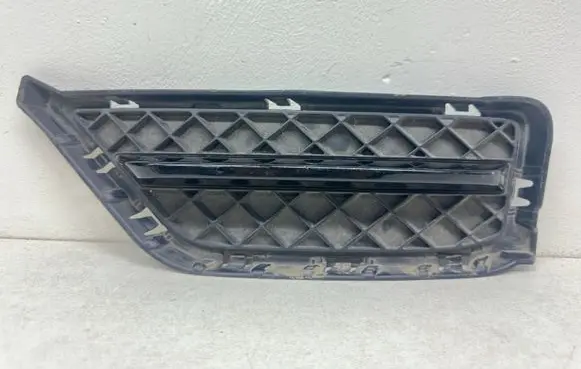 BMW X1 E84 Front bumper lower grill 7303757 51117303757 190174