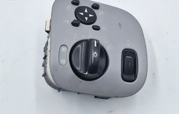 Mercedes-Benz C W203 Light switch A2035450404