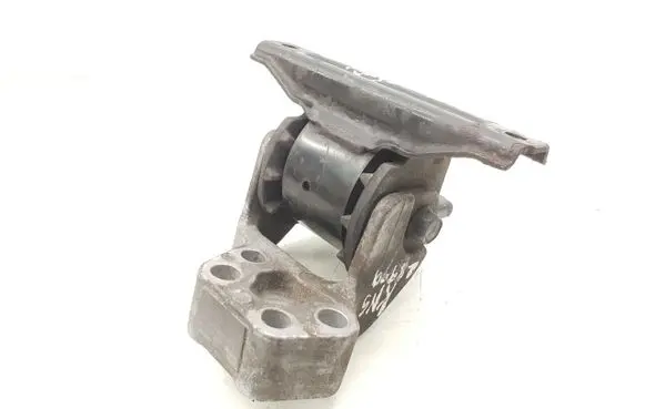 Peugeot 4007 Engine mount bracket