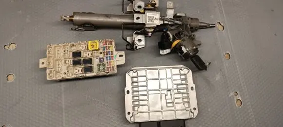 Mitsubishi L200 Engine ECU kit and lock set 