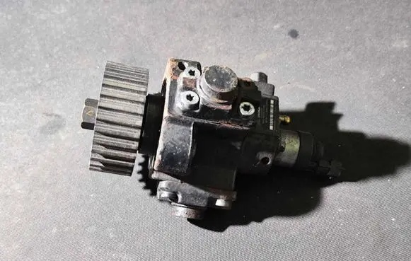 Iveco Daily 35.8 - 9 Fuel injection high pressure pump 504097332 0445010181 10000319841