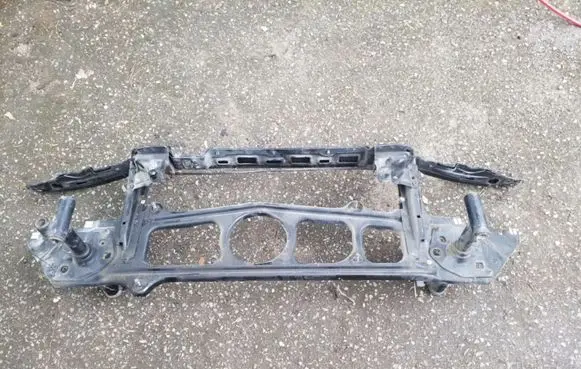 BMW 5 E39 Radiator support slam panel 8381241