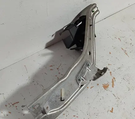 Volkswagen Touran I Engine mounting bracket 1T1858784B 1T1971858 1T1857954A