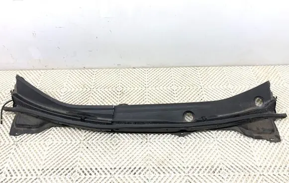 Mazda CX-7 Wiper trim 