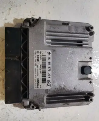 Opel Insignia A Engine control unit/module 55573330